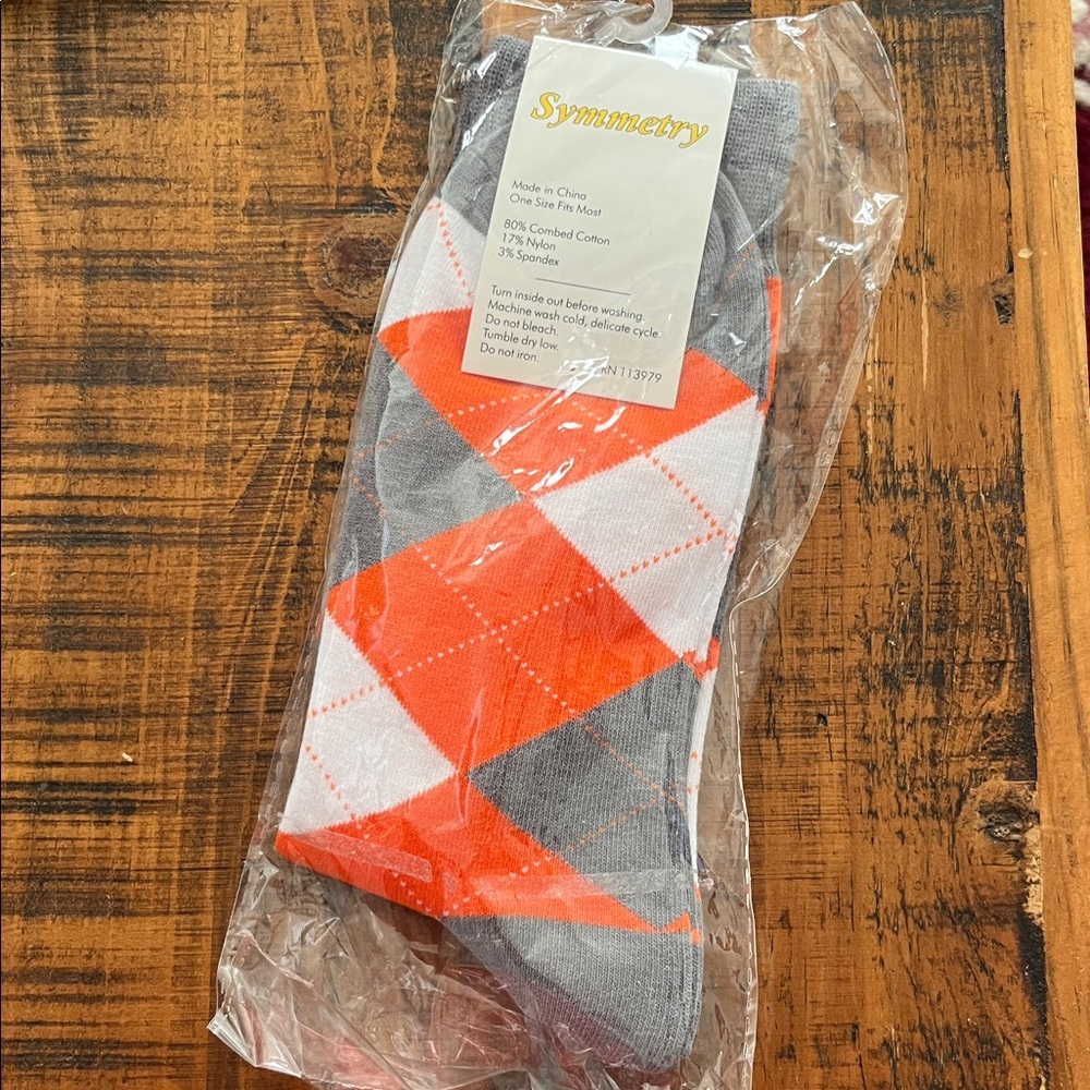 Symmetry Men's Bold Gray and Red Argyle Socks